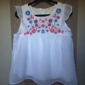 Mi Ami White Cap Sleeve Emboidered Blouse Large